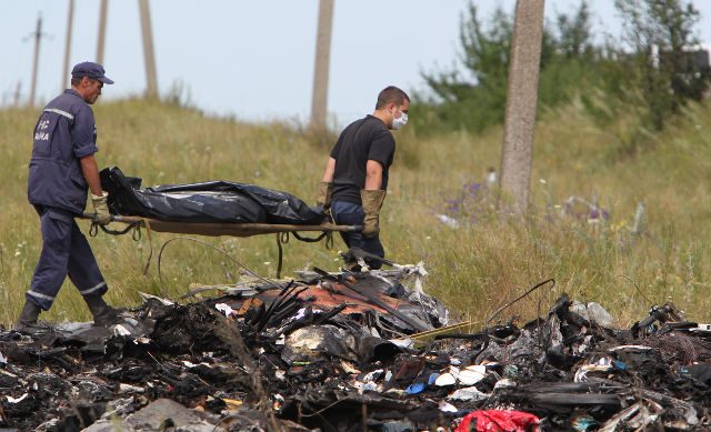 Dutch experts inspect Ukraine crash bodies