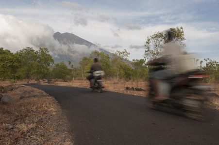 Wisatawan diminta hindari Gunung Agung Bali