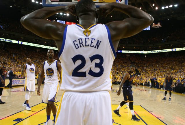Green catches fire as Warriors rout Cavs for 2-0 NBA Finals lead