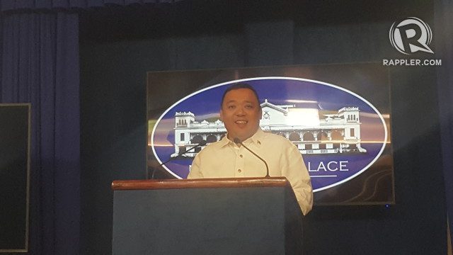 Harry Roque mulls weekly MRT3 trips to understand riders’ woes