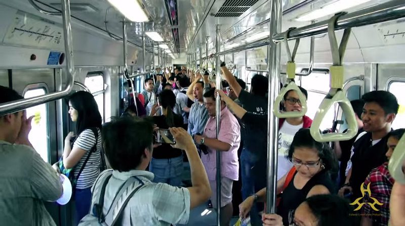 VIRAL: Youth choir surprises LRT passengers with serenade