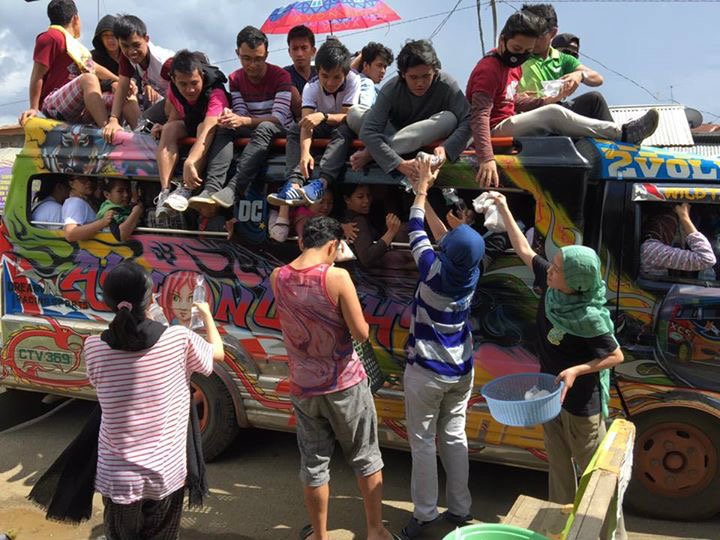 Balo-i residents band together to help Marawi evacuees