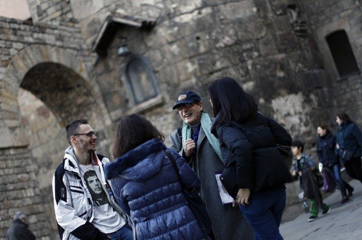 Homeless guides show tourists a ‘hidden’ Barcelona