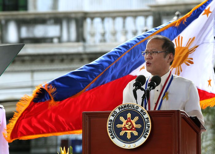 Aquino hints at ‘stepping down’ in 2016