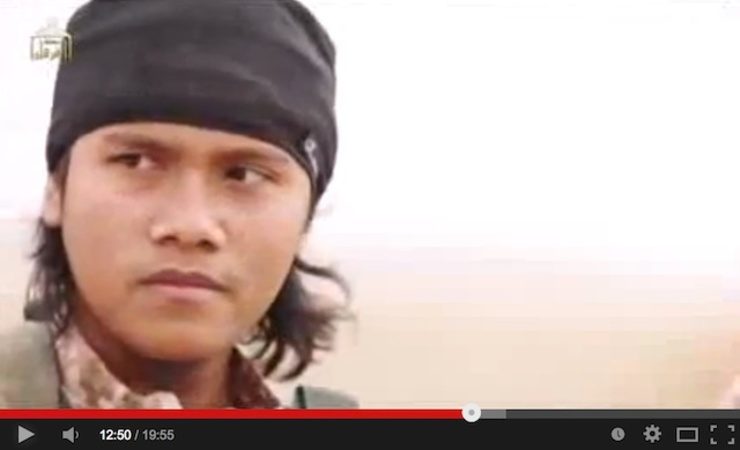 FILIPINO JIHADI? This unidentified man was among those who participated in a mass beheading video. Photo from 'The ISIS study group' web site