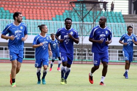 Sambut Sriwijaya FC, Persib optimistis raih kemenangan pertama