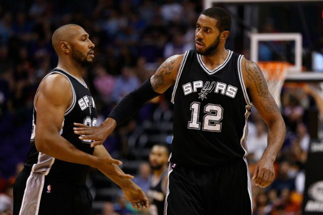 Spurs beat Warriors, remain perfect at home