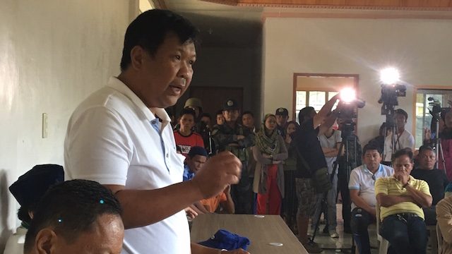 VOLUNTEER. Barangay Butig Proper chairman Punde Ander wants goverment to give him firearms to fight the Maute Group. Rappler photo 