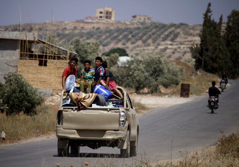 Thousands head home in south Syria after ceasefire deal