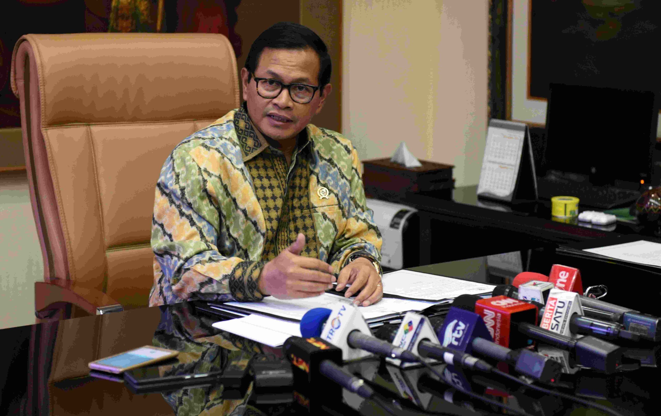 Presiden Jokowi rajin kunjungi satuan TNI Polri, Seskab bantah ada upaya pelengseran