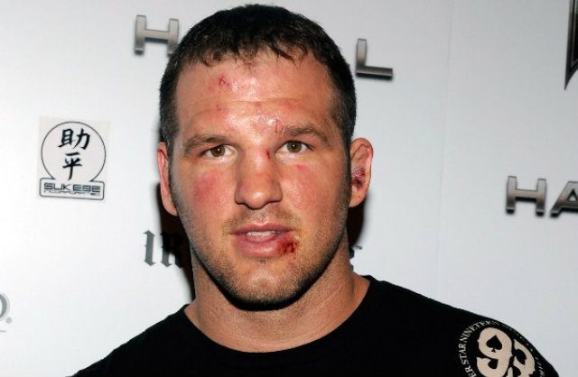 Former UFC fighter rescues young child