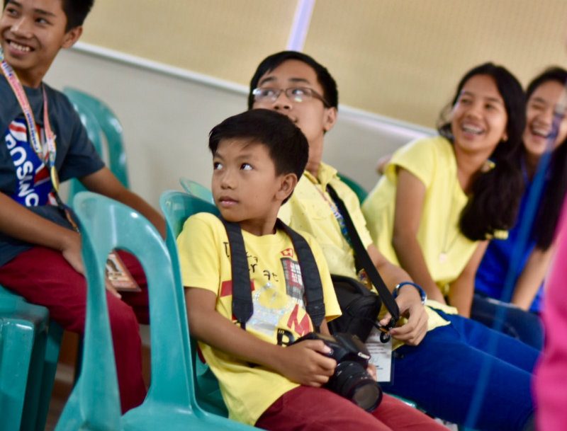 SHUTTERBUG. Ivan Jake D Villanueva, 10 years old, is one of the youngest students who will be covering the 2017 Palarong Pambansa in Antique. Photo by Leanne Jazul/ Rappler 