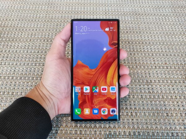 The Mate X's front screen has not notch or punch-hole as all the cameras are at the back 