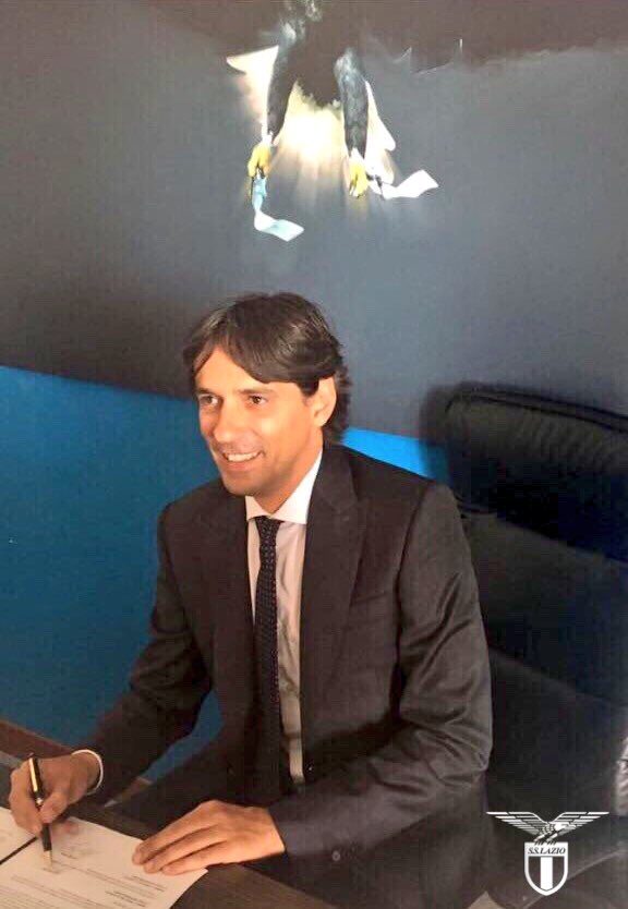 Simeone Inzaghi mendapatkan perpanjangan kontrak hingga lima musim ke depan dar Lazio. Foto diambil dari @OfficialSSLazio/twitter 