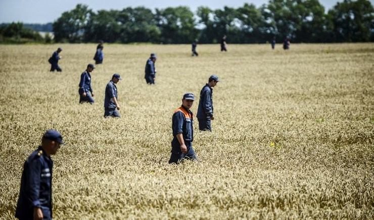 Malaysia strikes deal with Ukraine rebels to allow police at MH17 site