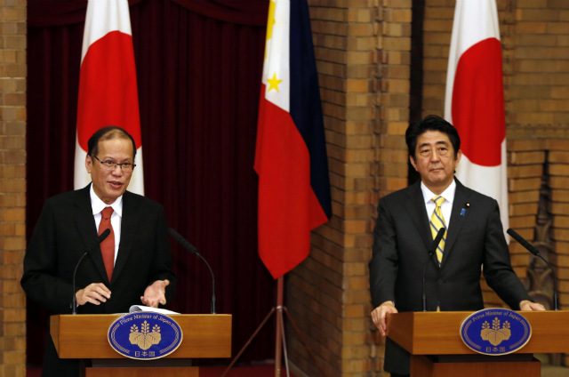 VFA. President Aquino and Japanese Prime Minister Shinzo Abe agree to improve defese ties. Malacañang photo   