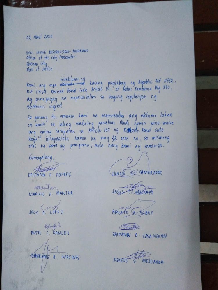 HANDWRITTEN NOTE. The 21 urban poor residents of Sitio San Roque tell the prosecutor they are not waiving their rights under Article 125 which legally protects them from prolonged detention. Photo courtesy of Krissy Conti 