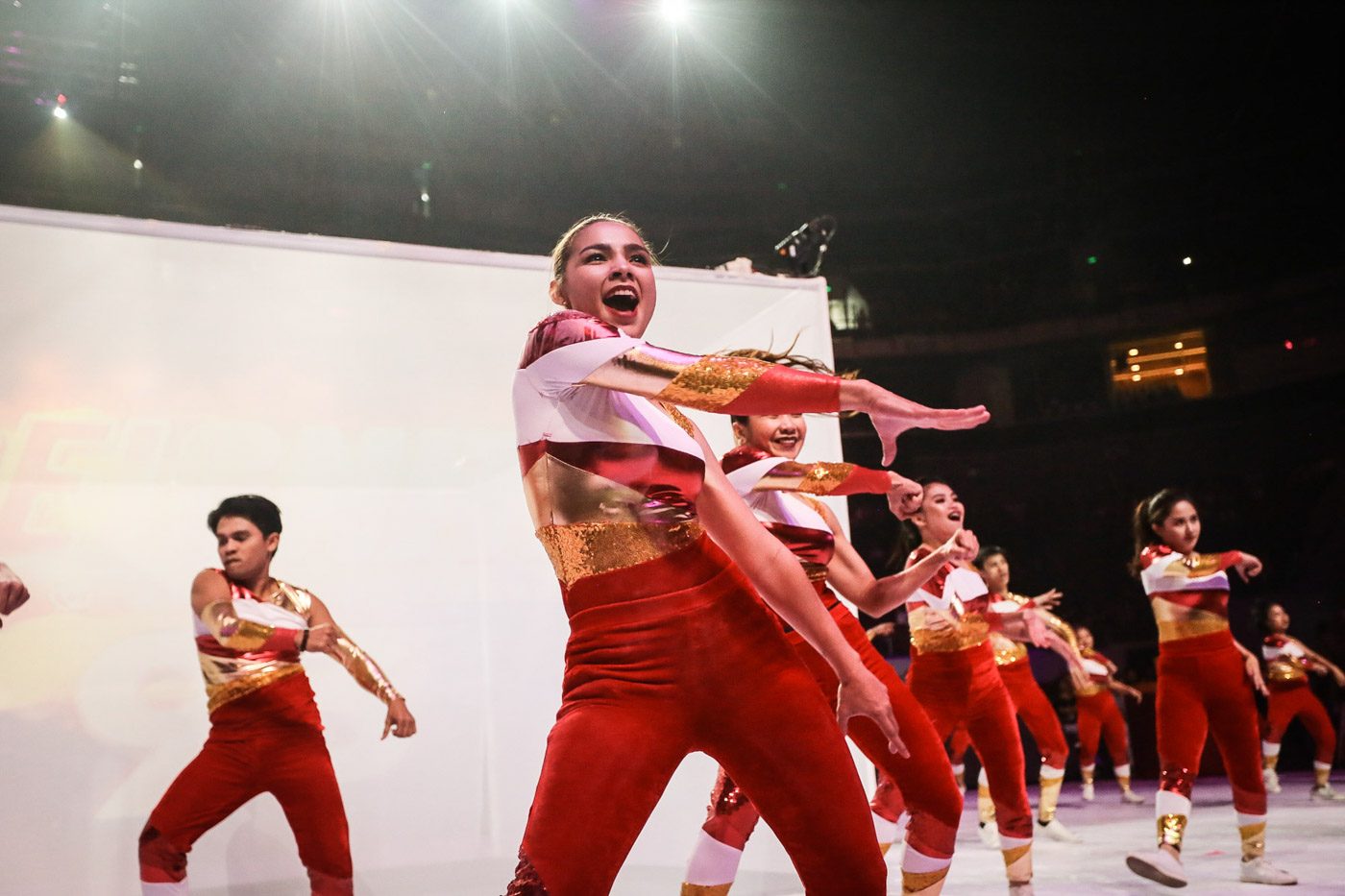 ALL OUT. A special dance number gives energy and hype to the crowd. Photo by Josh Albelda/Rappler  