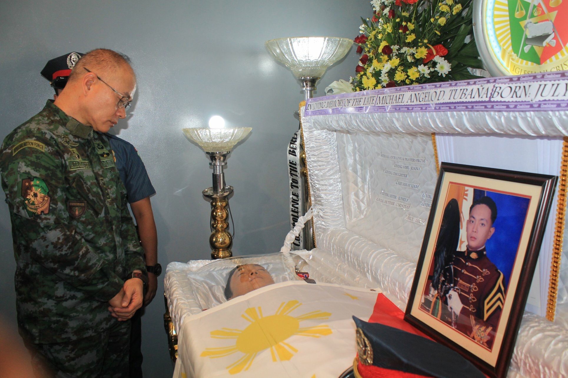 Albayalde visits Isabela town police chief killed in drug operation