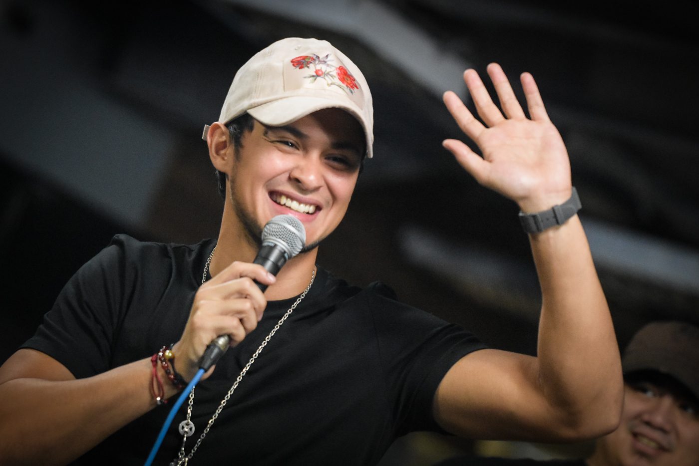 Singer, reservist, triathlete: What you need to know about Matteo Guidicelli