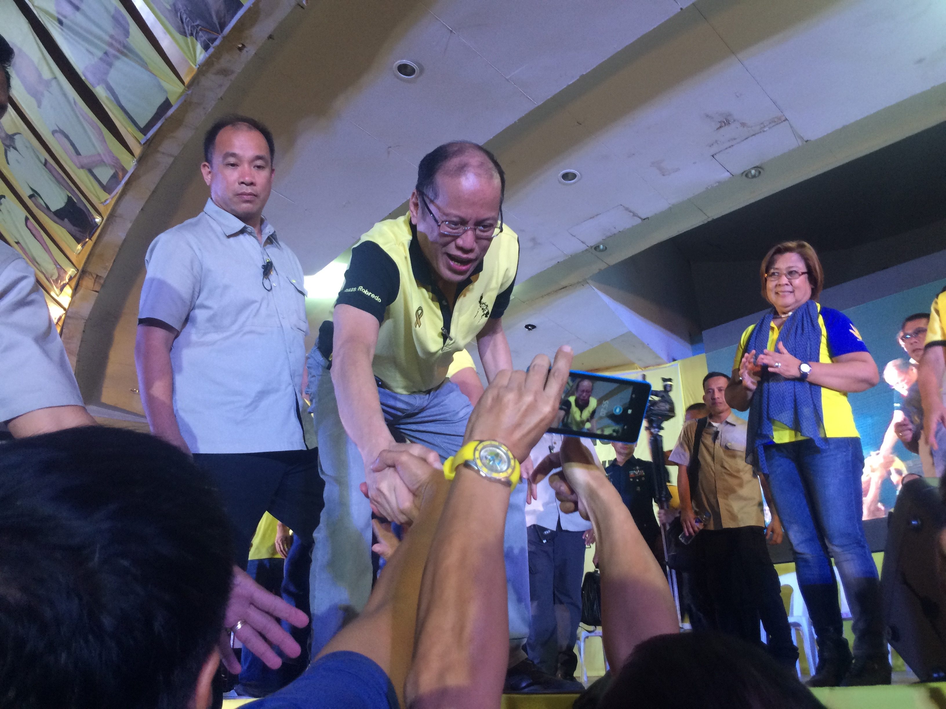 CHIEF CAMPAIGNER. President Aquino woos Bicolano votes for the LP coalition. File photo by Bea Cupin/Rappler  