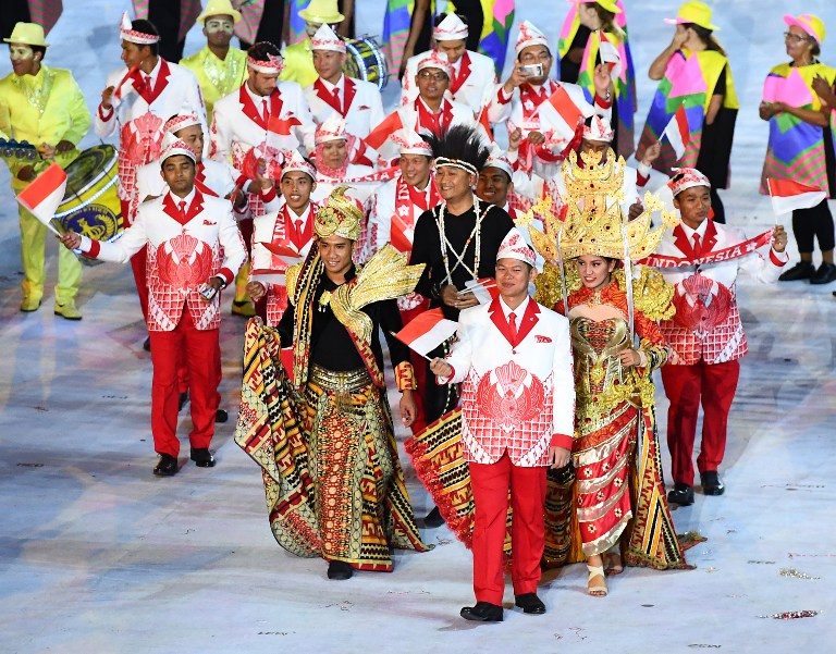 Kontingen Indonesia di pawai pembuka Olimpiade Rio 2016. Foto oleh Franck Fife/AFP 