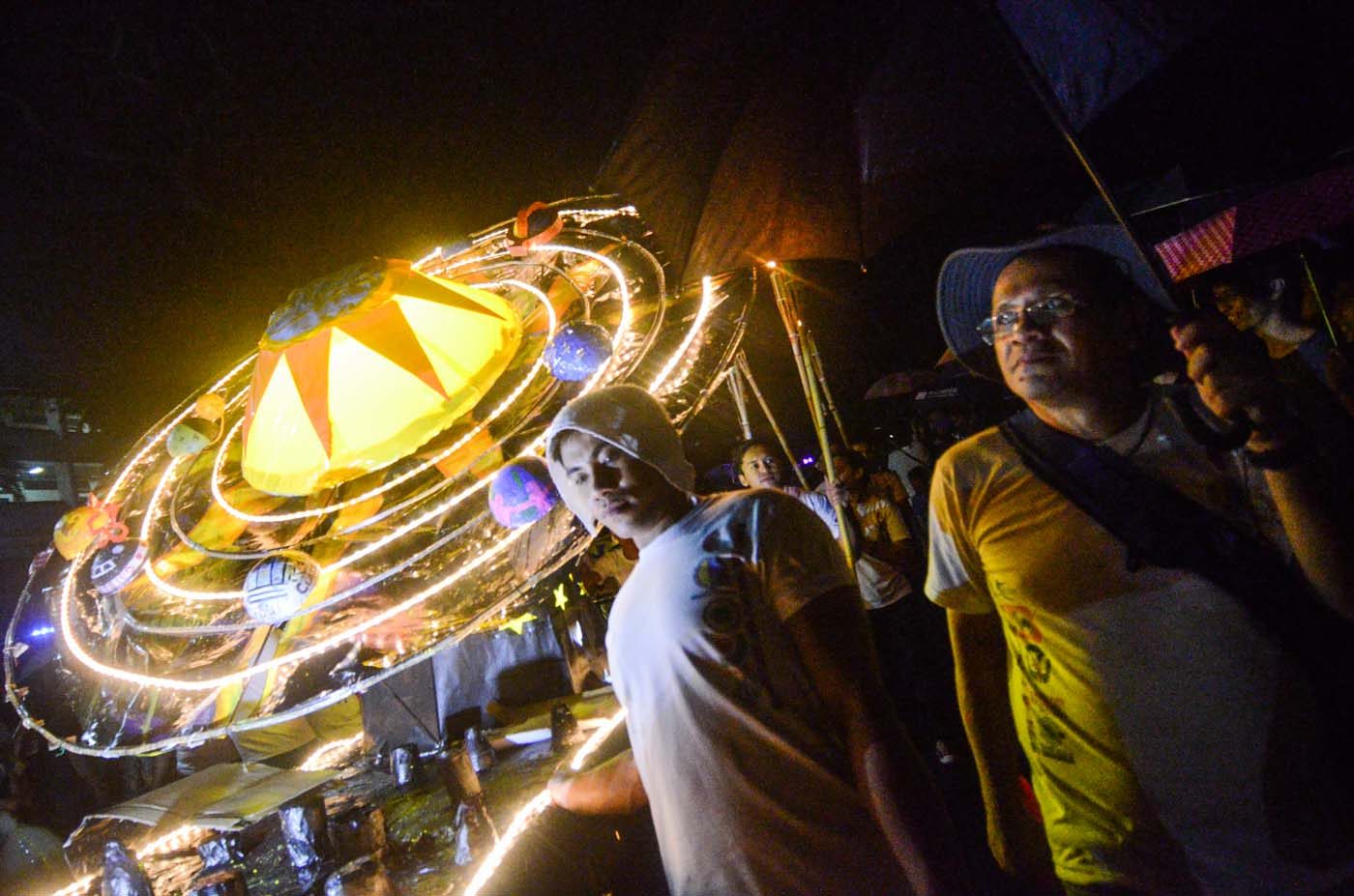 [IN PHOTOS] UP Lantern Parade 2015: A tribute to Philippine cinema