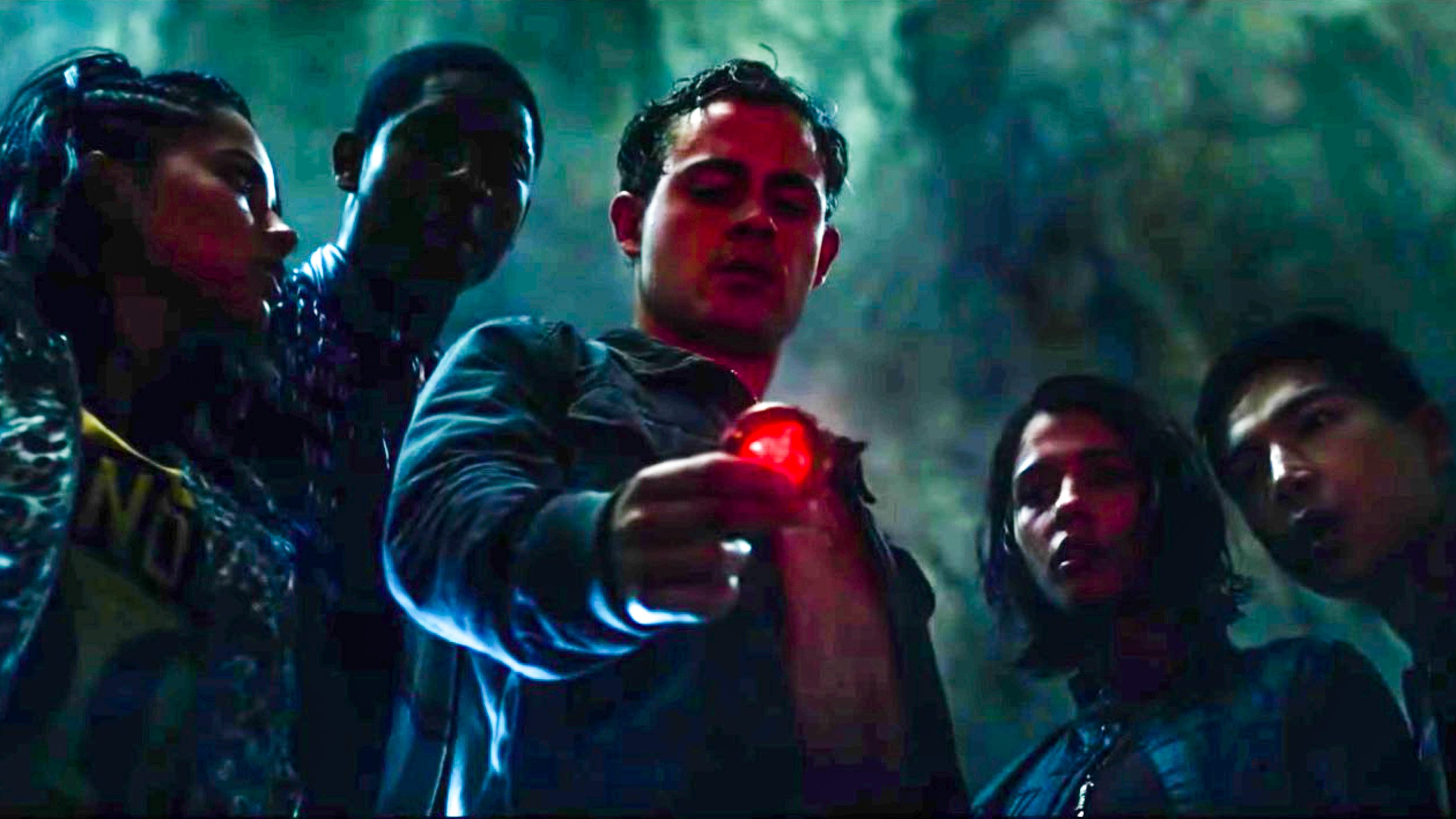 'POWER RANGERS.' The first trailer for the 2017 reboot of 'Power Rangers' gives a peek at how the team gets their powers. Screengrab from YouTube/Lionsgate Movies  