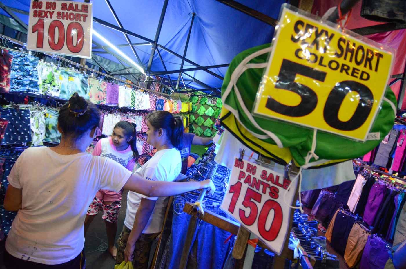 BEST BUYS. Divisoria in Manila is known for its street shopping and cheap goods. Photo by Alecs Ongcal/Rappler 