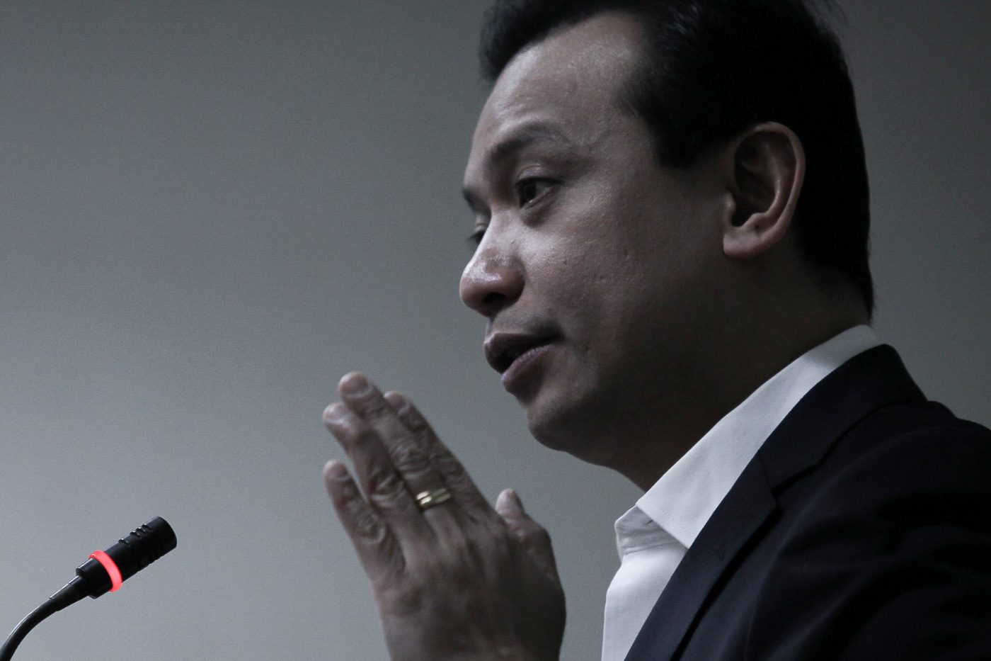 Trillanes to Duterte: Stick to the issue