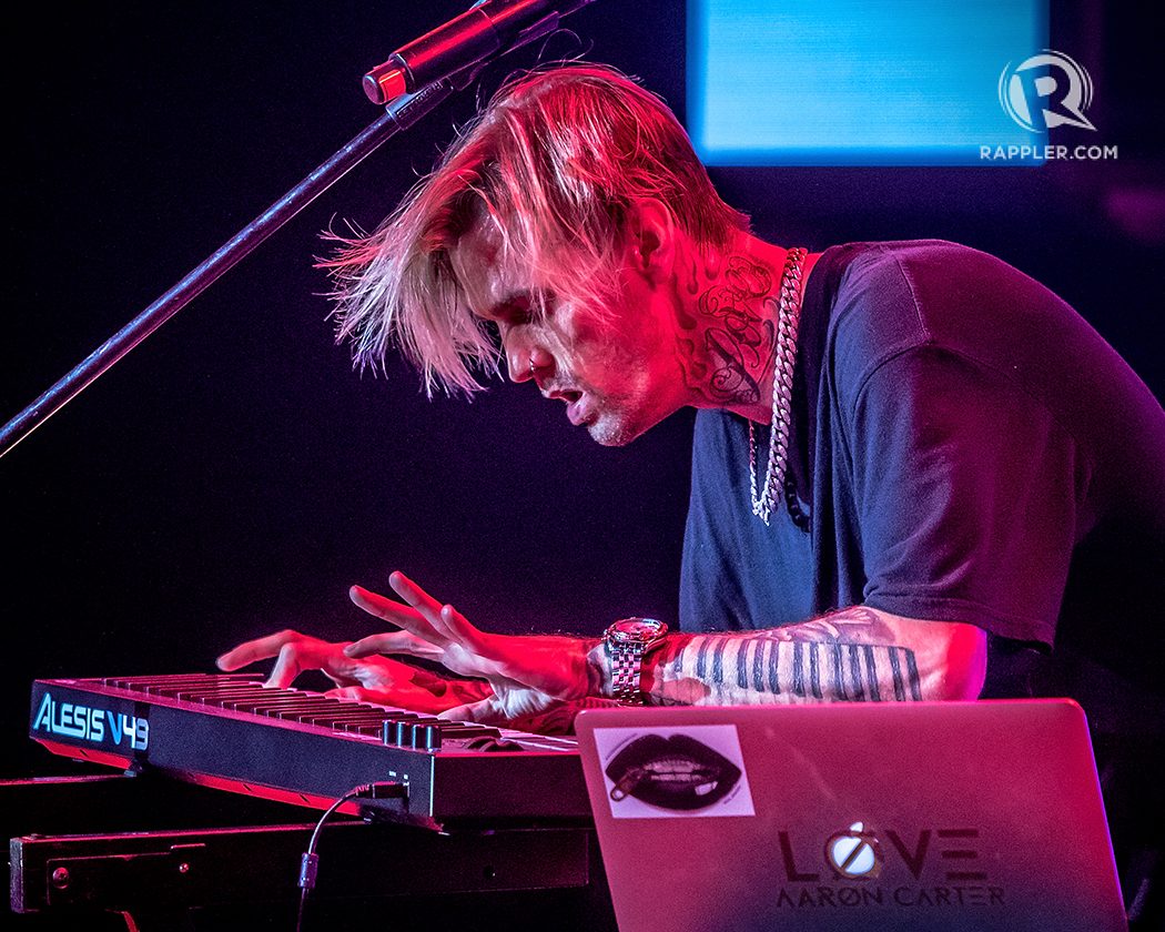 MUSICAL SKILLS. Aaron Carter shows his keyboard skills during the concert 