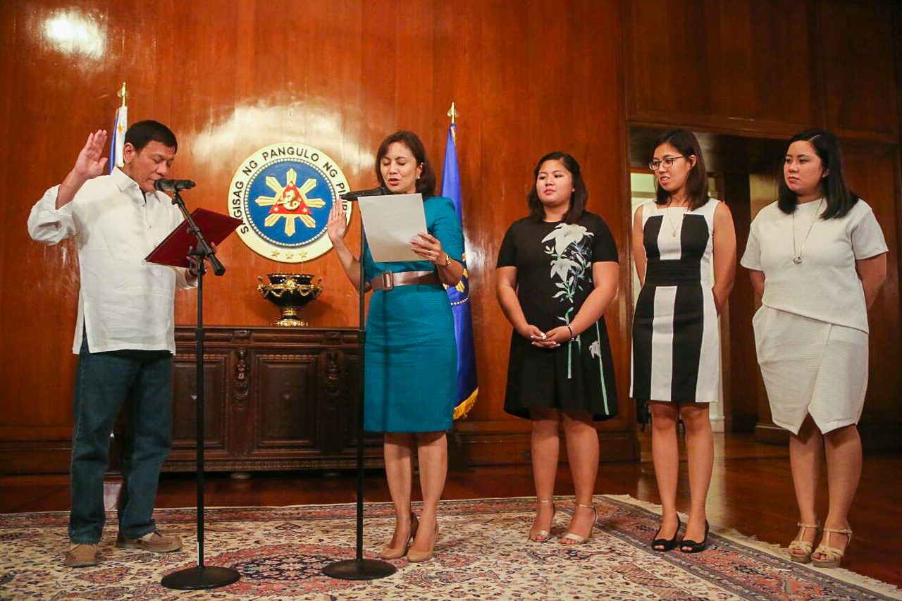 IN PHOTOS: Robredo takes oath as new housing chief