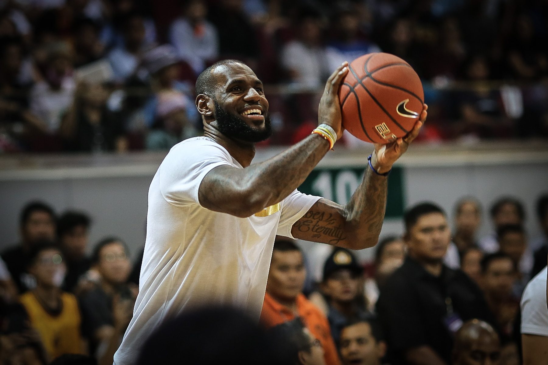 WATCH: LeBron James thrills fans in 2017 Manila visit