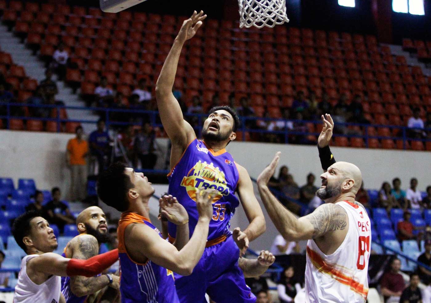Streaking TNT defeats Phoenix to remain undefeated