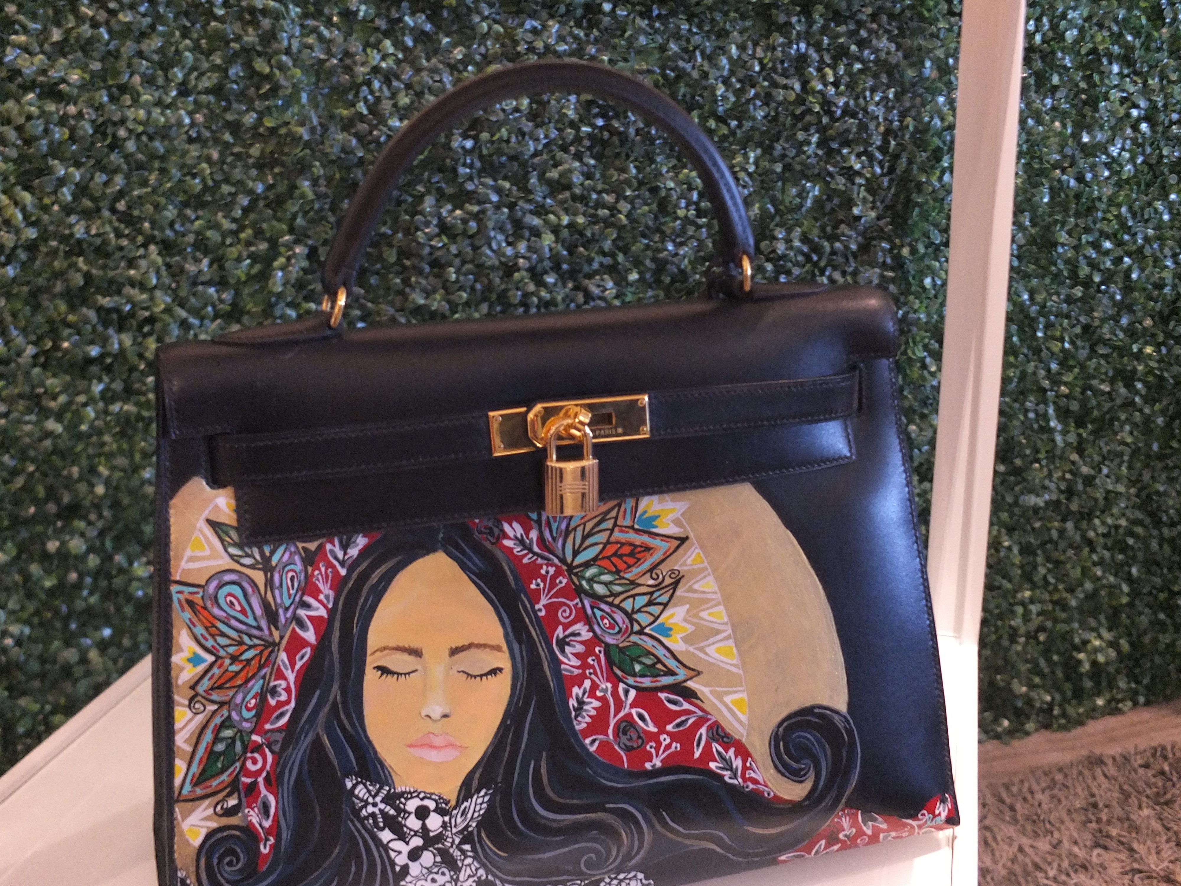 Heart Evangelista Shows How She Paints On Handbags