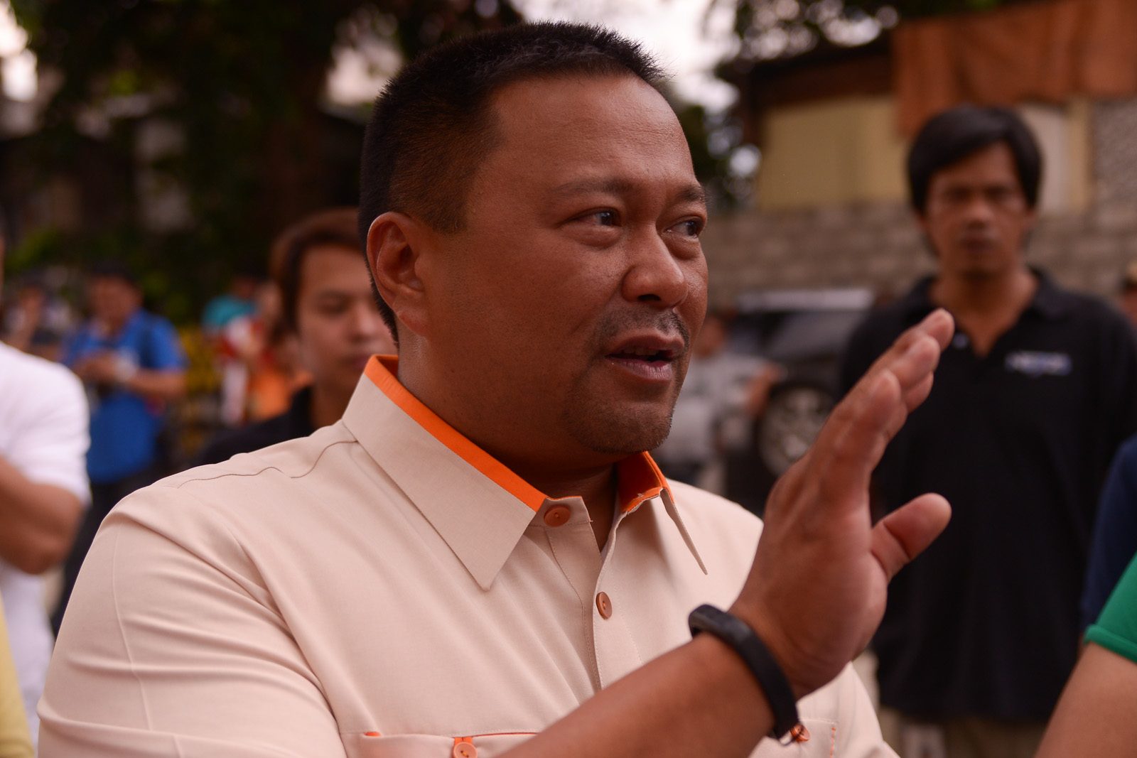 JV Ejercito, 5 others acquitted of graft