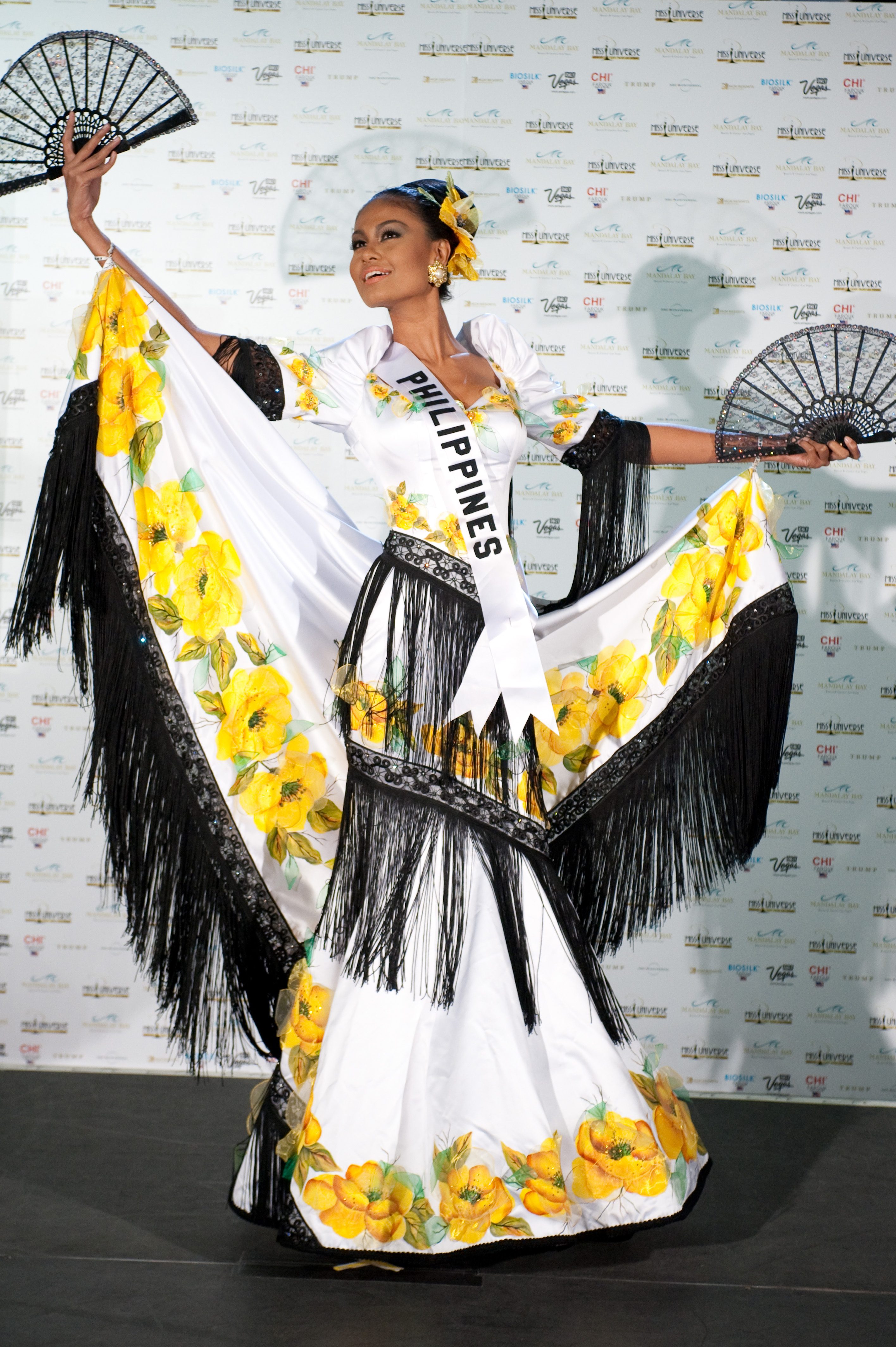 THE COMEBACK.Venus Raj, Miss Philippines 2010, poses for the photographer in her national costume at the Mandalay Bay Resort and Casino in Las Vegas, Nevada on Monday, August 16, 2010. Photo from the Miss Universe Organization  