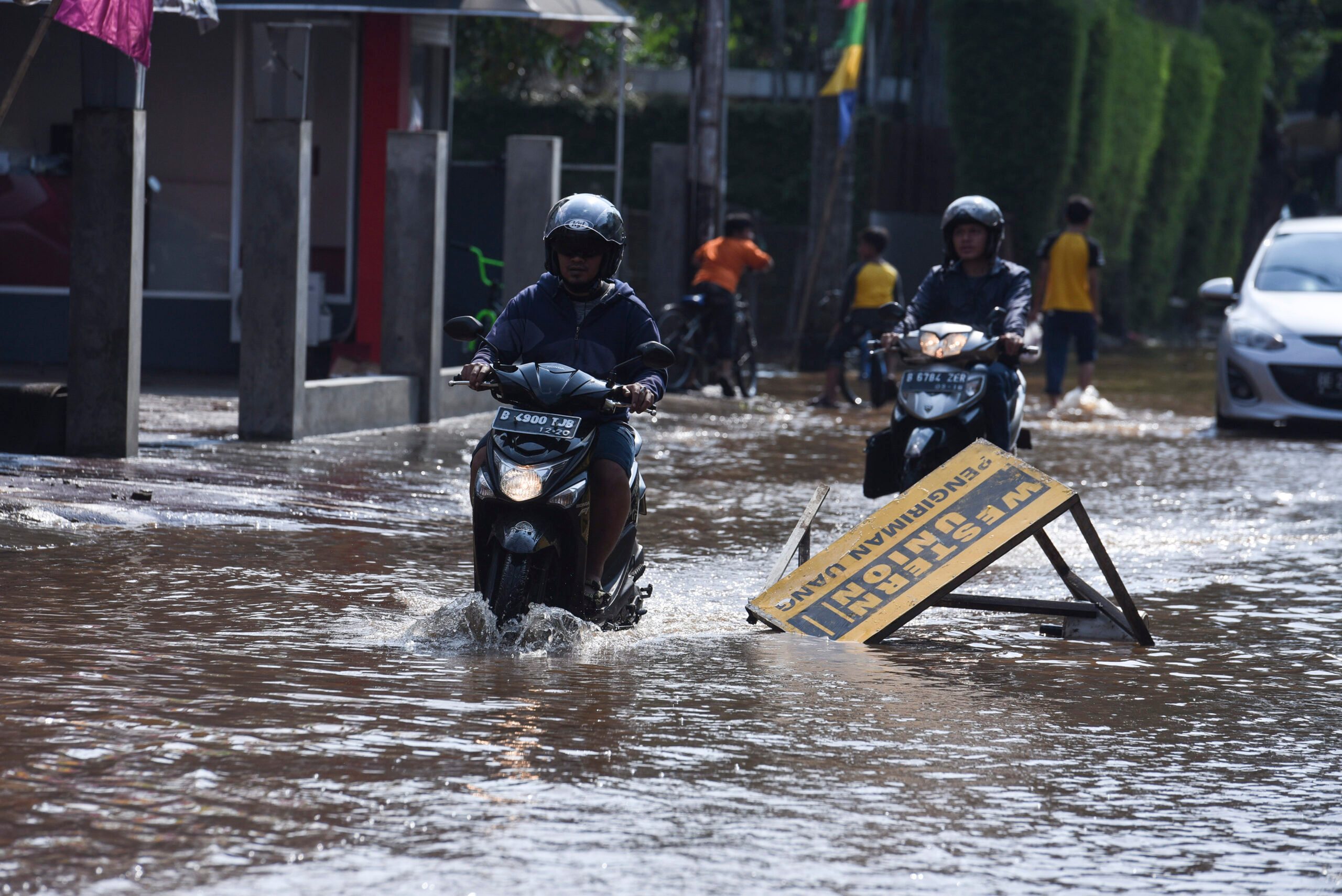 Banjir di sebagian Jakarta Selatan sudah surut, terjadi pemadaman listrik