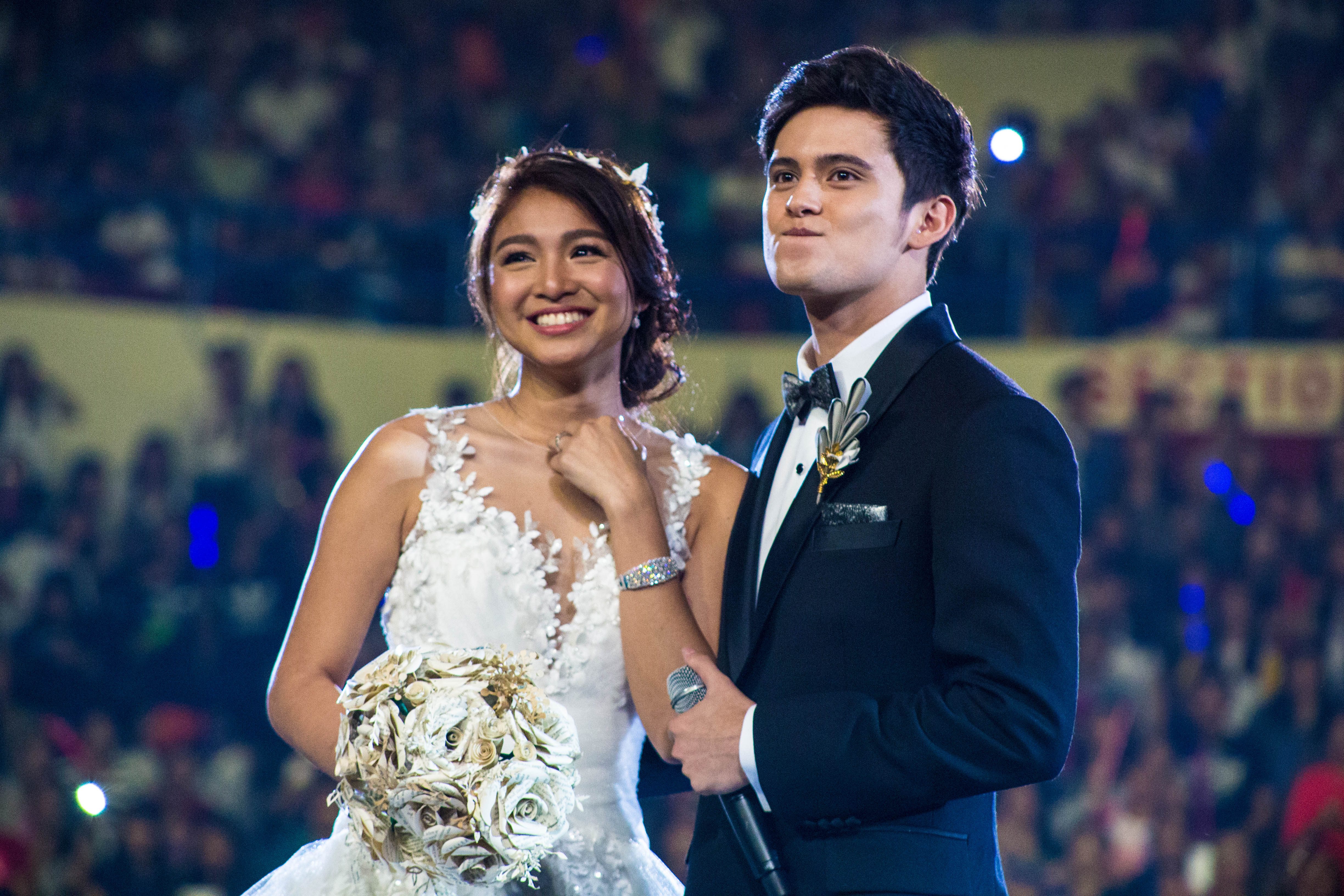 ENDGAME. Nadine Lustre and James Reid surprise fans at the live viewing party for the 'On The Wings of Love' finale in 2016. File photo by Paolo Abad/Rappler 