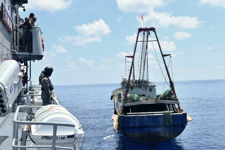 Jokowi visits islands near disputed water to assert sovereignty