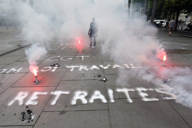 New French protests to share spotlight with Euro 2016