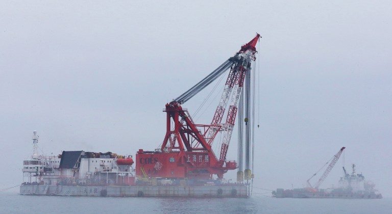 South Korea to resume lifting of sunken Sewol ferry next week