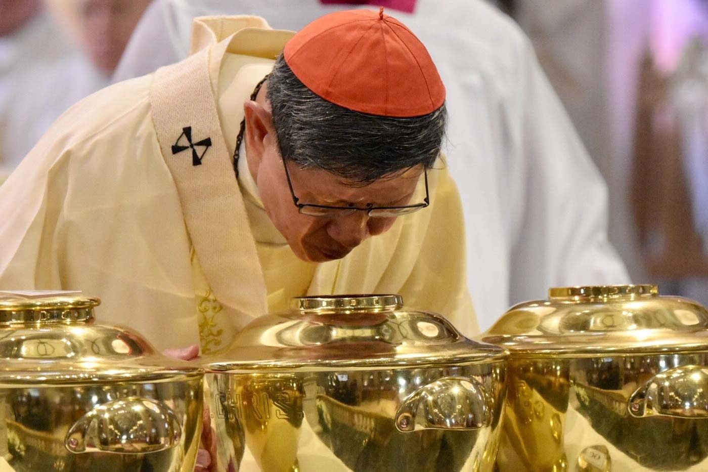 Cardinal Tagle warns vs cell phone addiction: ‘Parang alipin na tayo’