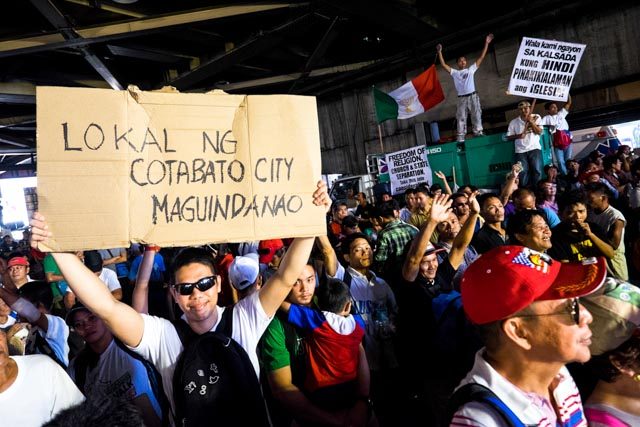 INC members from provinces flock to EDSA
