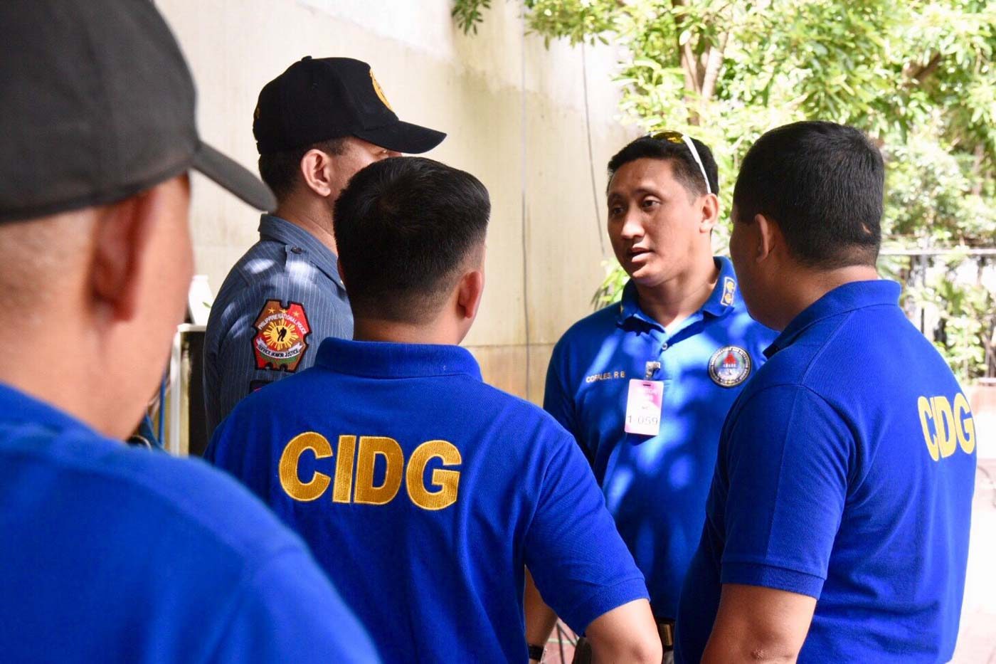 OFF TO SENATE. CIDG personnel are deployed to the Senate for a possible arrest. Photo by Leanne Jazul/Rappler 