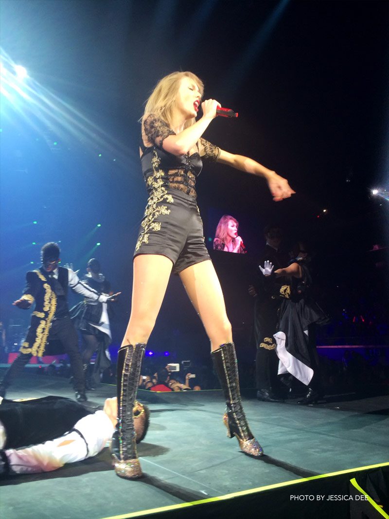 IN PHOTOS Taylor Swift's fabulous 'Red' Manila concert