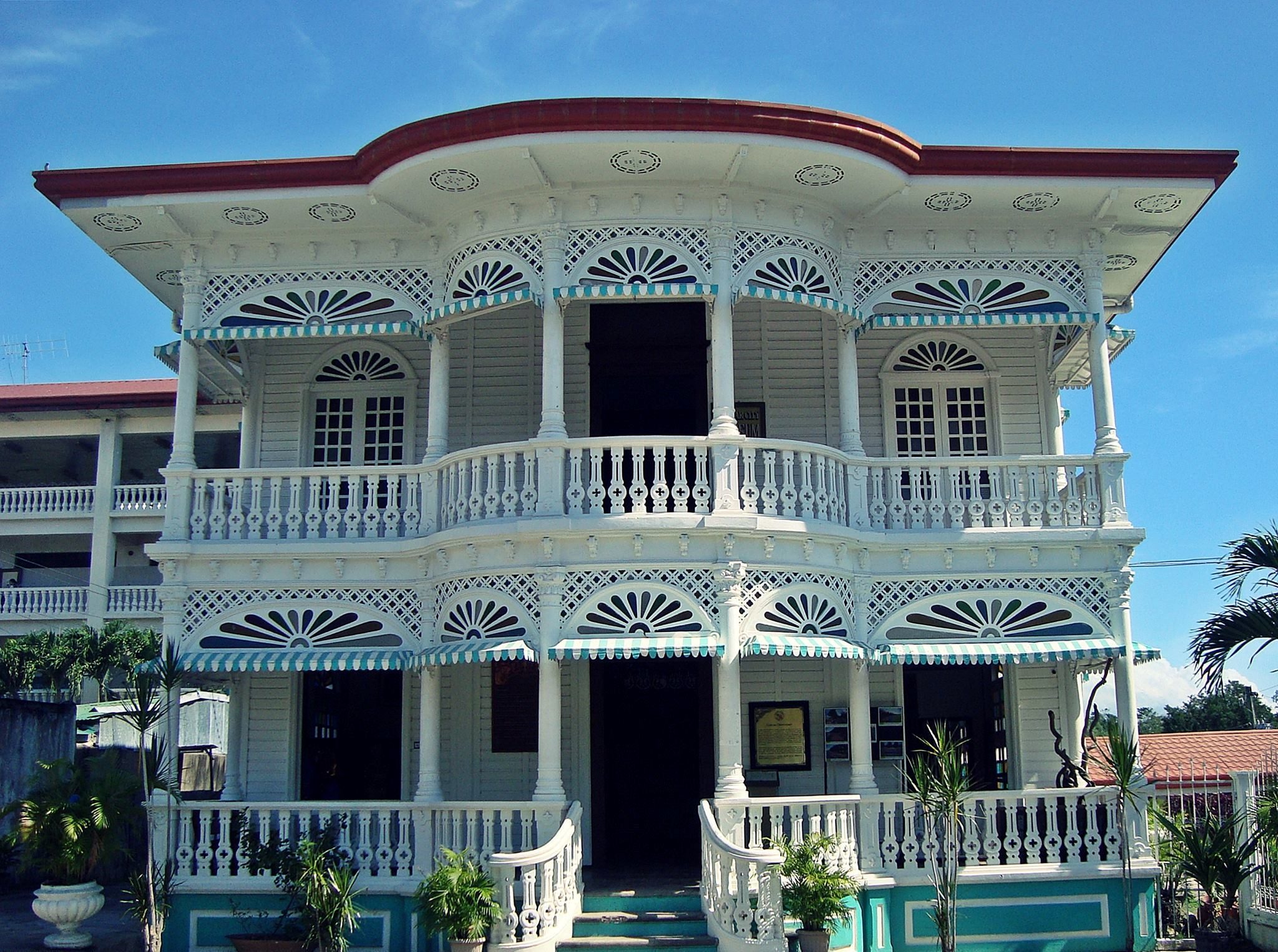 CARCAR. Known as Cebu’s heritage city, Carcar is home to beautiful old structures like this. Photo by Ephraim Arriesgado 