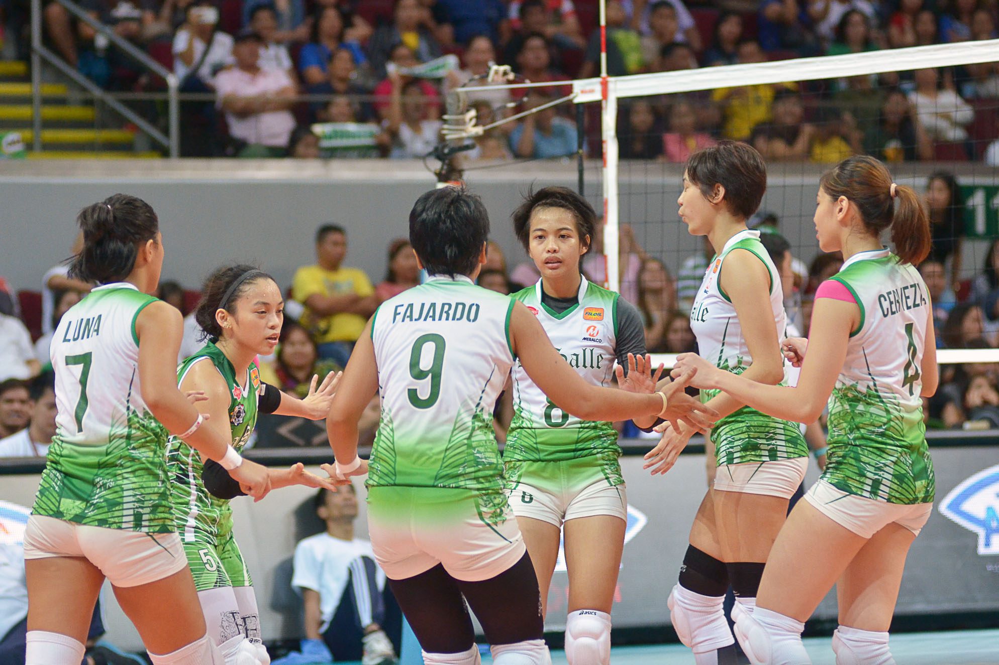 DLSU Lady Spikers dismantle winless UE Lady Warriors in 3 sets
