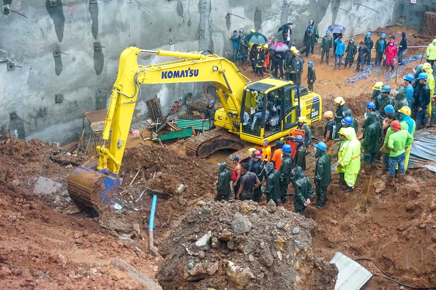 2 killed in mudslide at Baguio condominium construction site