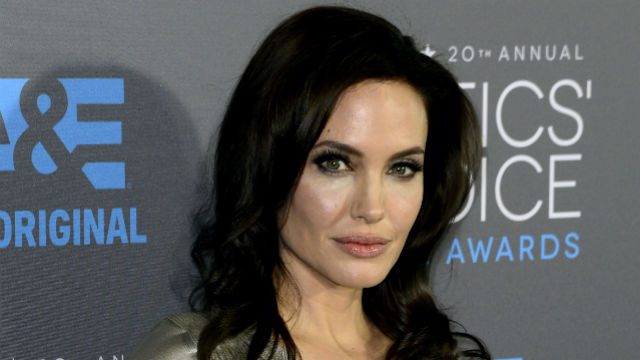 Angelina Jolie surgery ‘dramatically’ lowers cancer risk – experts